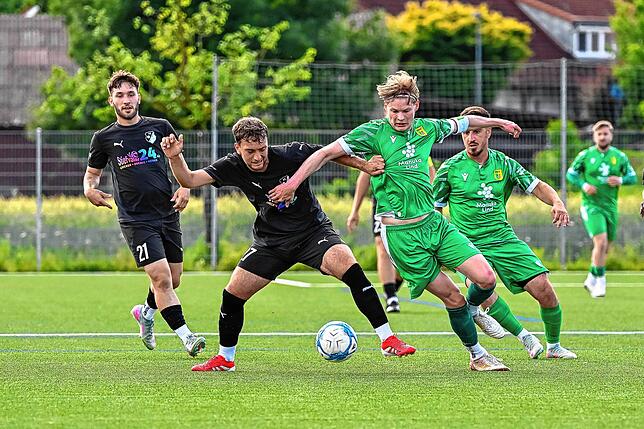 Bild 13: FC Wittlingen sichert sich mit 2:1 beim SV Herten den Meistertitel – und wir haben Fotos!