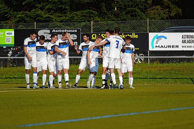 Bild 31: Der FV Tennenbronn gewinnt gegen den FC Öhningen-Gaienhofen. Wir haben die besten Bilder!