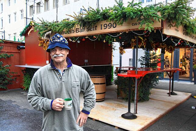 Michael Breuninger vor seinem Stand auf der Marktstätte, den er seit 1990 betreibt.