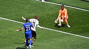 Nick Woltemade (M) durfte bei der Nations League zweimal von Beginn an ran.
