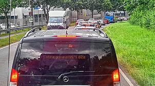 Feierabendstau auf der Pfohrener Straße.