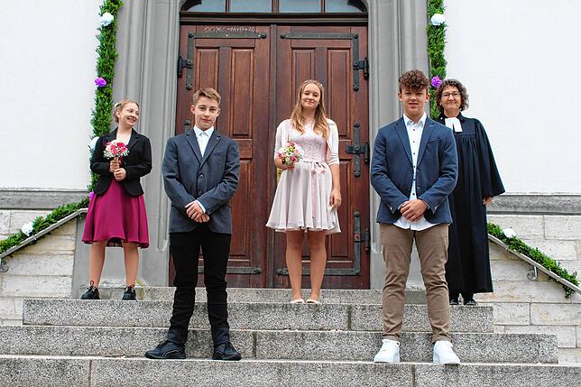 Weitere Konfirmanten der Evangelischen Kirchengemeinde Steißlingen: Pia Vogt (von links), Elijah Häberlein, Mia Mania und Dustin Kornmayer