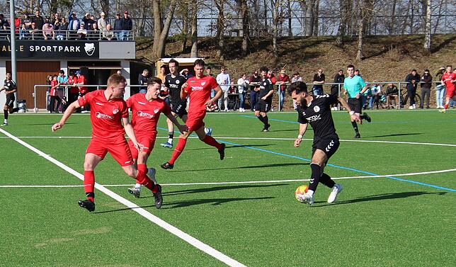 Bild 25: Die besten Bilder vom Landesliga-Verfolgerduell FC Pfaffenweiler gegen SC Konstanz-Wollmatingen