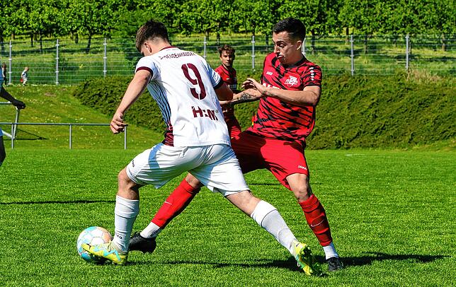 Bild 7: Das torreiche Kellerderby gewinnt der SV Deggenhausertal! Wir waren mit der Kamera dabei!