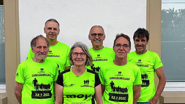 Das Organisationsteam des Klettgaulaufs (hinten, von links): Frank Mülhaupt, Andreas Bollinger, Peter Banholzer sowie (vorne, von links) ...
