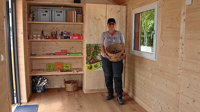 Mit dem Waldkindergarten &ndash; hier Leiterin Kirstin Sulimma im eigens dafür gebauten Wagen &ndash; hat die Gemeinde 20 neue Plätze ...