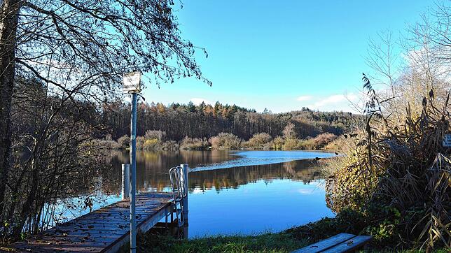 Sollte das Naturbad zu einem Badesee zurückgestuft werden, müsste laut Stadtverwaltung die Infrastruktur abgebaut oder eingezäunt ...
