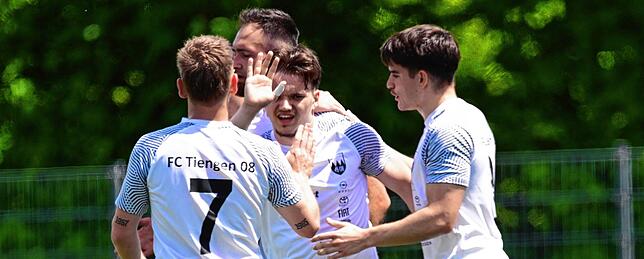 Bild 1: FC Tiengen 08 siegt 5:0 bei der U23 des Freiburger FC – und wir haben Fotos!