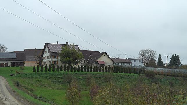 Behweiler gehört zur Gemeinde Oberteuringen: Hier plant ein Landwirt gemeinsam mit der Firma Solmotion eine Agri-Photovoltaikanlage auf ...