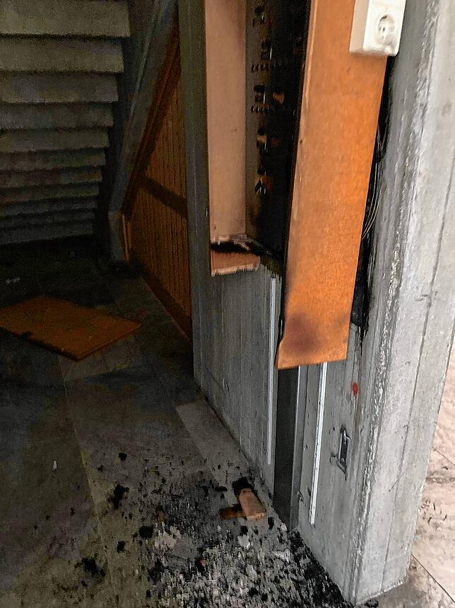 Bild 1: Vandalismus in der Christuskirche: Innenraum schwer beschädigt und Schaltkasten angezündet