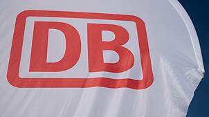 Wegen eines defekten Stellwerks war der Bahnverkehr in der Region Heidelberg gestört. (Illustration)