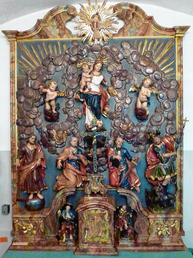 Vom ehemaligen Heilig-Geist-Spital am Marktplatz, heute Café Kupferschmid, ist nur das Altarbild geblieben. Es befindet sich in der ...