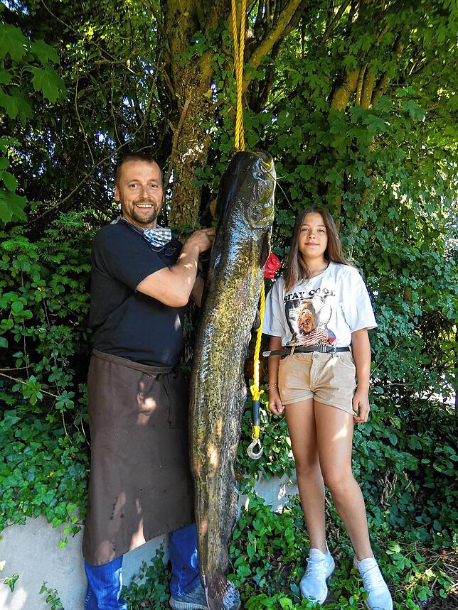 Über den Erfolg und vor allem das feine Fischgericht zu dem Familie und Freunde eingeladen waren, freute sich auch Enkelin Kimberly.