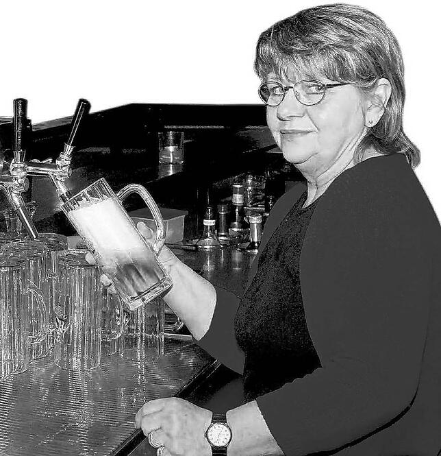 Gisela Hofele, die langjährige Bistro-Wirtin, ist im Alter von 72 Jahren gestorben. Hier steht sie im Jahr 2009, kurz vor der Schließung ...