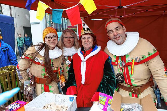 Bild 24: Narrenmarkt 2025: Alle Bilder von den Besuchern auf der Marktstätte