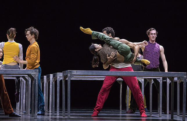 Eine Szene aus dem Ballettabend &bdquo;Forsythe&ldquo;.