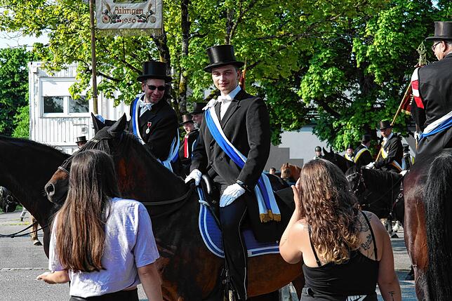 Bild 19: Bilder von der Reiterprozession zum Jubiläumsfest der Blutreitergruppe Oberteuringen