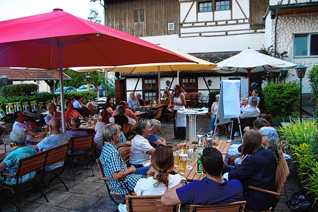 Rund 50 interessierte Bürgerinnen und Bürger nahmen am Samstag an der Wahlkampfveranstaltung von Yurdagül Co?kun in der Nellenburger ...