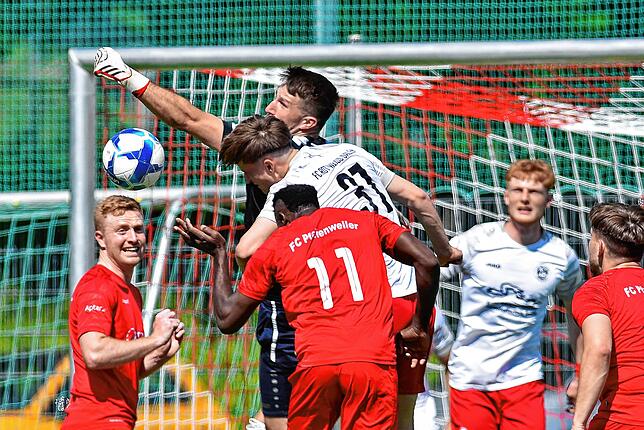 Bild 7: Der FC Pfaffenweiler stürzt den Tabellenführer – und wir waren mit der Kamera dabei