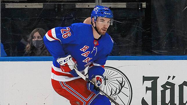 Tim Gettinger, hier im Trikot des NHL-Clubs New York Rangers, wird künftig für die Schwenninger Wild Wings auf Torejagd gehen. Der ...