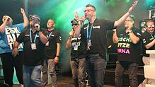 Riesensause bei der Seepark6 Mallorca-Schlagerparty v.l. Hans Entertainment, PS Alex, Hans-Jörg Zimmermann, DJ Team Palmenknaller, ...