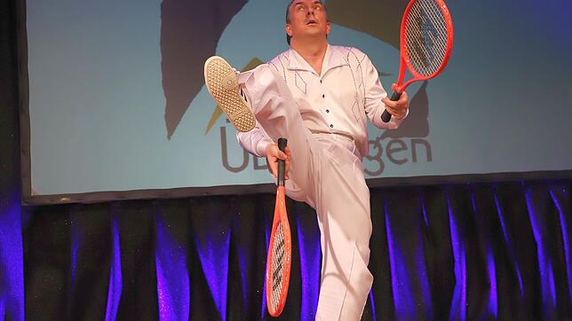 Daniel Hochsteiner begeisterte mit seiner Jonglage das Publikum bei der Sportlergala. Die Ermittlung der Zahlen zur Sportlerwahl sorgt ...
