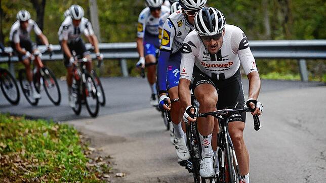 Führungsarbeit: Nico Denz als Tempomacher für das Team Sunweb beim Giro.