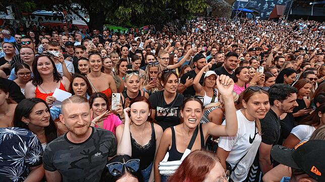 Bild 15: Die besten Bilder vom Bausa-Konzert auf dem Hohentwiel-Festival (Teil 1)