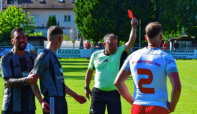 Bild 1: Marco Lohr erzielt im Kellerduell vielleicht sein wichtigstes Tor für den SV Jestetten