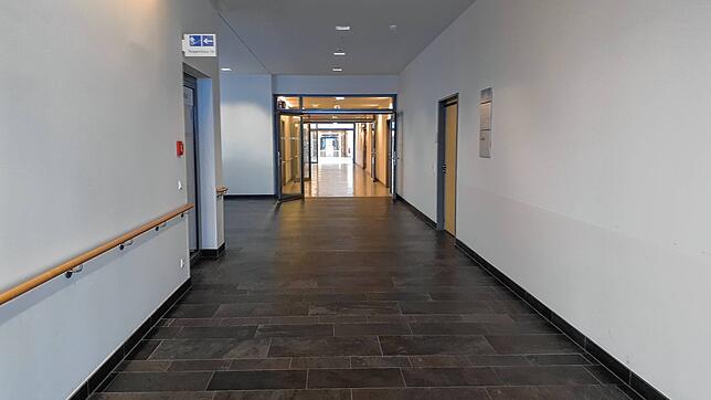 Besucher müssen draußen bleiben: Das Schwarzwald-Baar-Klinikum ist seit diesem Montag für Gäste geschlossen. Die Maßnahme gründet auf ...