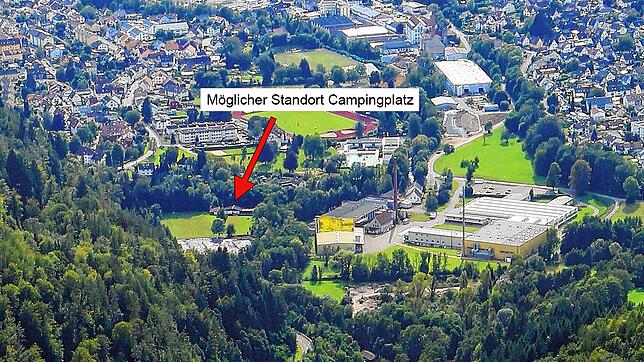 Der mögliche Standort des Campingplatzes aus der Perspektive des Wehrabeckens.
