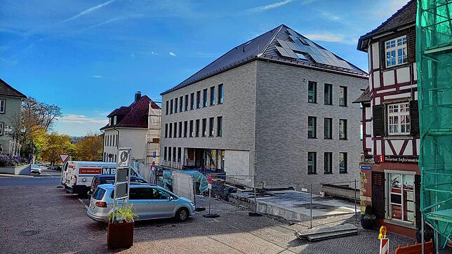 Diese Investition ist nahezu abbezahlt: 500.000 Euro sind für die Sanierung des Rathauses im kommenden Jahr noch fällig, die ...