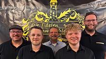 Der neue Vorstand (von links): Beisitzer Bernd Vollmann (neu), stellvertretender Vorsitzender Dennis Dörflinger (neu), Kassierer Michele ...