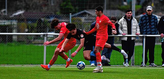 Bild 11: A-Junioren des FC Tiengen 08 unterliegen dem Offenburger FV knapp mit 1:2 &ndash; und wir haben Bilder!