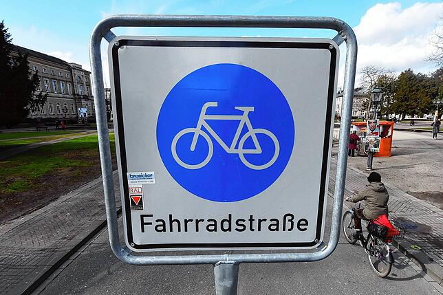 Eine Fahrradstraße – wie hier in Karlsruhe – sollte auch in Baden-Baden den Radverkehr fördern.