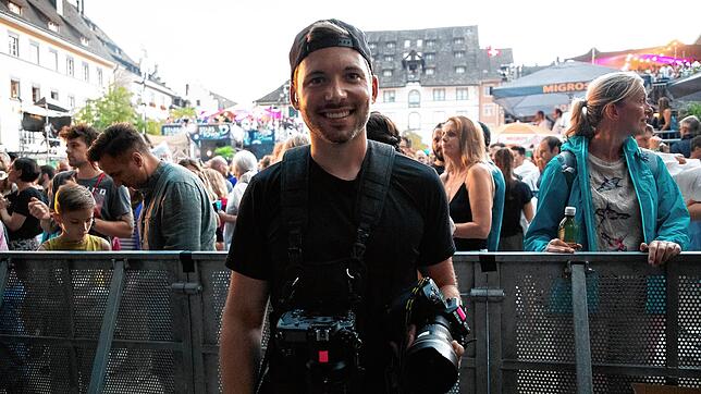 Julius Hatt ist den Stars unter anderem beim Festival Stars in Town in Schaffhausen ganz nah. Der 29-Jährige wurde nach dem Abitur in ...