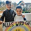 Lukas Leicht und sein Bruder Felix haben dieses fröhliche Bild gezeichnet. Lukas geht in die Bickebergschule und arbeitet sein ...
