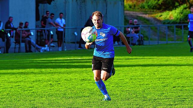 Dynamisch: Julian Bächle spielt seit frühester Kindheit beim SV Untermettingen, zählt in der SG Mettingen/Krenkingen zu den besten ...