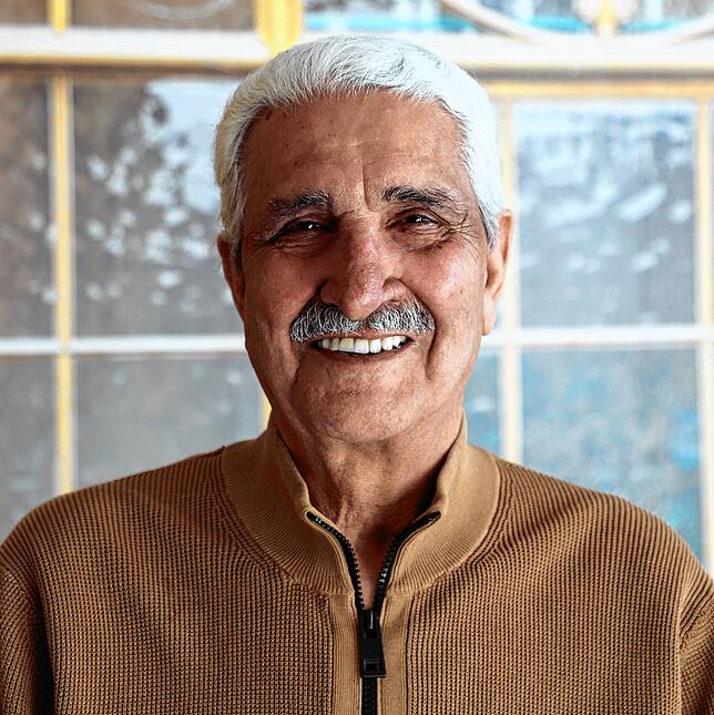 Ali Shirasi (84) ist Schriftsteller und lebt seit 36 Jahren in Deutschland. Geboren und aufgewachsen ist er im Iran.