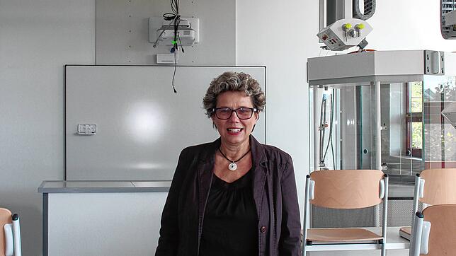Angelika Haarbach, Rektorin der Ratoldus Gemeinschaftsschule, muss sich derzeit ständig mit dem digitalen Unterricht befassen.