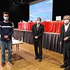 Abschied mit Abstand: Pasqual Karasch und Alfred Winkler wurden von OB Klaus Eberhardt (Mitte) für ihre Arbeit gewürdigt.