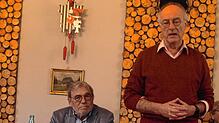 Ein volles Haus sah Klaus-Peter Schönfeld (stehend) bei der ersten Lesung des Jahres im Literaturcafé, als Christoph von Ascheraden über ...