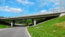 Seit Montag, 9. Oktober, wird die Brücke an der B500 bei Gaiß saniert.