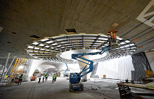 Die Lichtaugen sollen Tageslicht in den neuen Stuttgarter Bahnhof bringen.