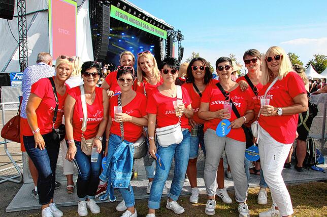 Bild 12: Pfullywood-Festival: Andreas Gabalier und Fans trotzen dem Wetter!