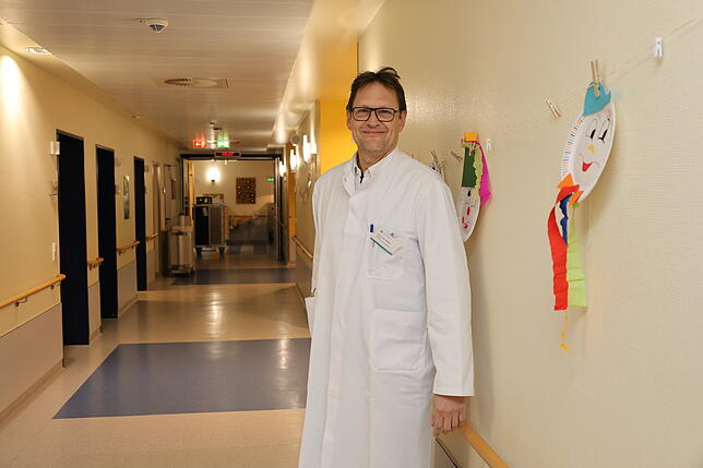 Peter Meißner, Chefarzt der Konstanzer Kinderklinik, in der vorübergehend eingerichteten Station.