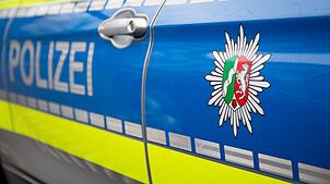 Die Polizei rückt zu einem größeren Einsatz in Mannheim aus. (Symbolbild)
