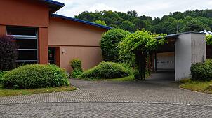 Die Carl-Heinrich-Rösch-Schule in Tiengen bekommt ein mobiles Klassenzimmer, das zu  Beginn des Schuljahres 2025/26 bezugsfertig sein ...