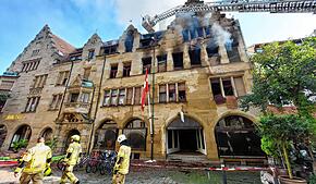 (Archivbild) Am 25. Juli 2024 bricht in der Nacht ein Brand in der Zollernstraße aus. Bewohner des Hauses sowie Anwohner und Gäste des ...