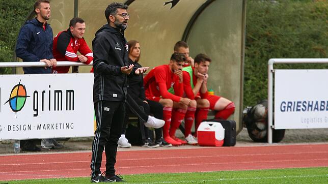 Finale für Michele Masi: Der SV Jestetten verabschiedete seinen Trainer nach fünf erfolgreichen Jahren mit einem 5:1-Sieg gegen den FV ...